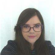 Graduada en Filología Hispánica con Máster en Profesorado